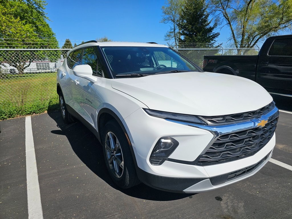 2023 Chevrolet Blazer 2LT photo 2