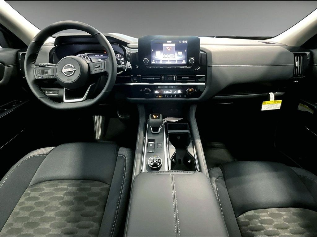 2025 Nissan Pathfinder SV photo 3