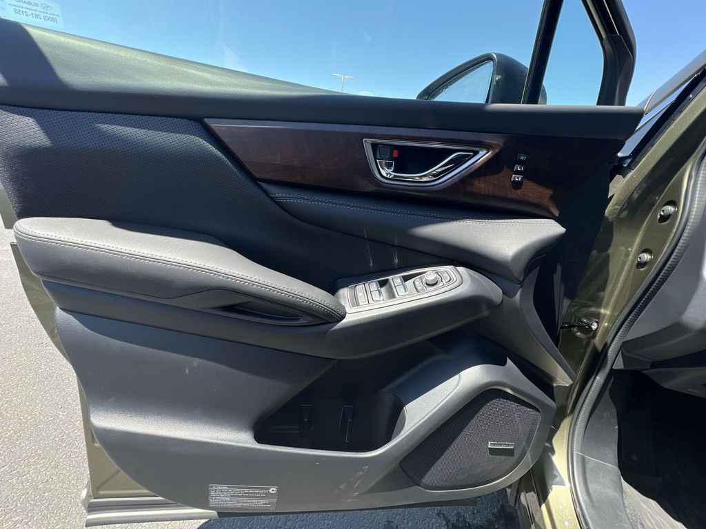 2025 Subaru Ascent Touring photo 21