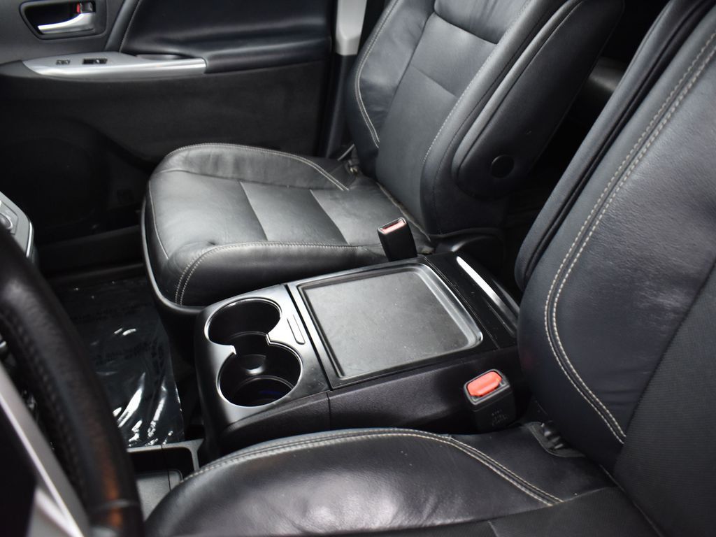 2017 Toyota Sienna SE photo 10