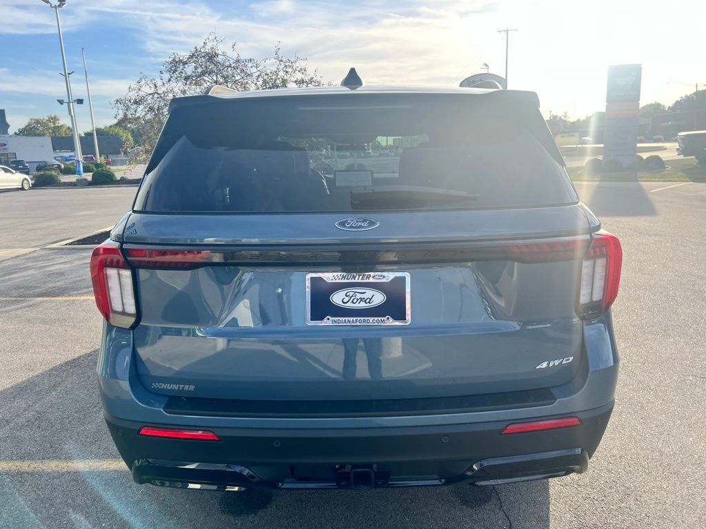 2025 Ford Explorer ST-Line photo 46