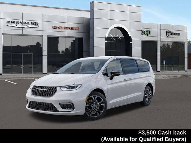 2026 Chrysler Pacifica Select's photo