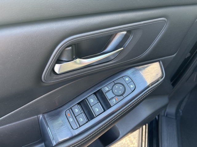 2024 Nissan Rogue SV photo 19