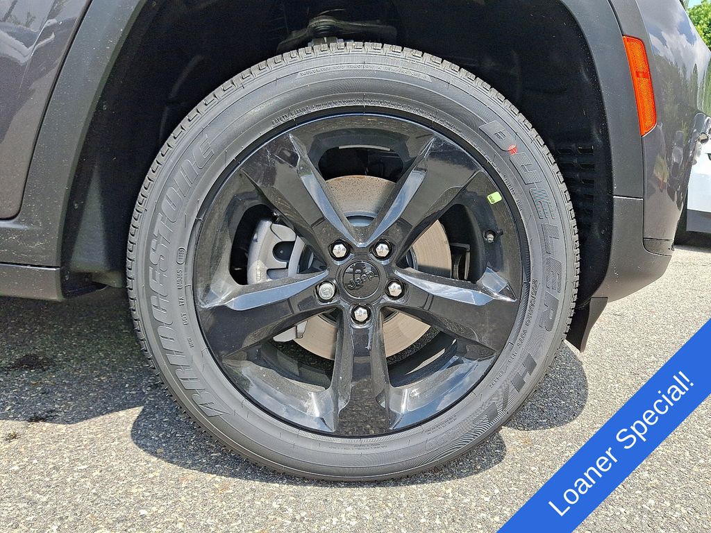 2025 Jeep Grand Cherokee Altitude X photo 2