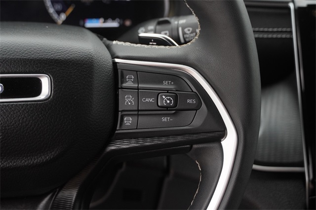 2024 Jeep Grand Cherokee Altitude photo 25