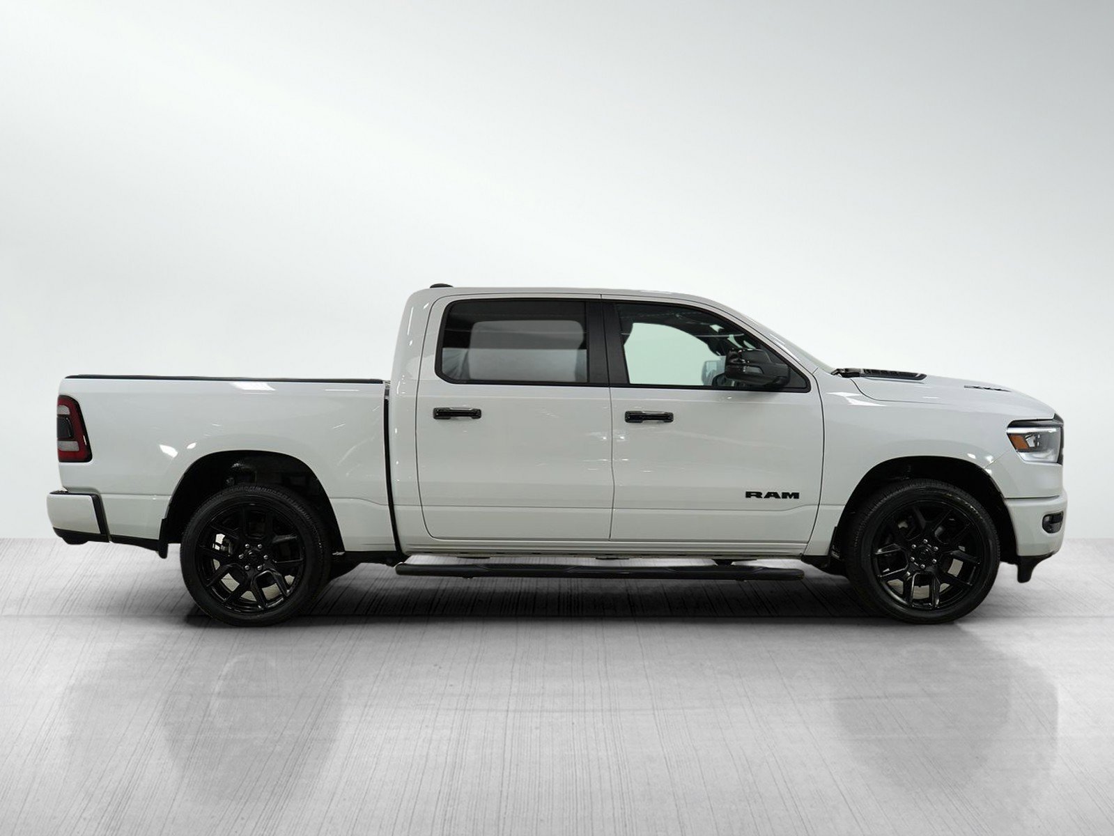 2024 Ram 1500 Laramie photo 6