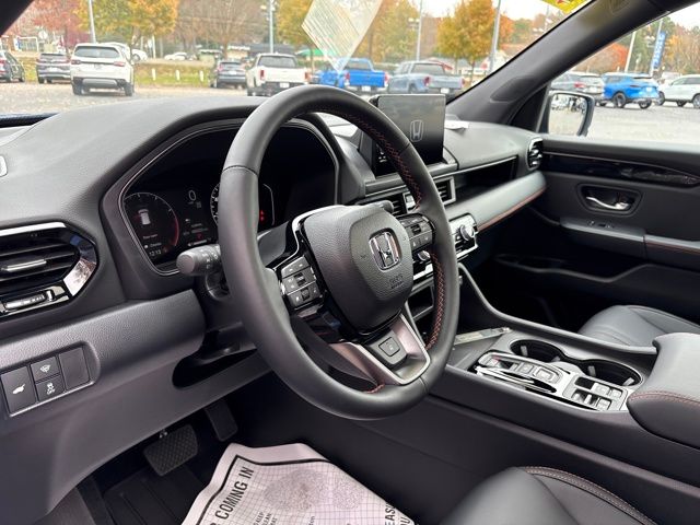 2025 Honda Pilot TrailSport photo 4