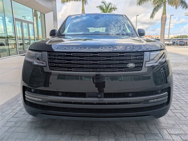 2025 Land Rover Range Rover SE photo 9