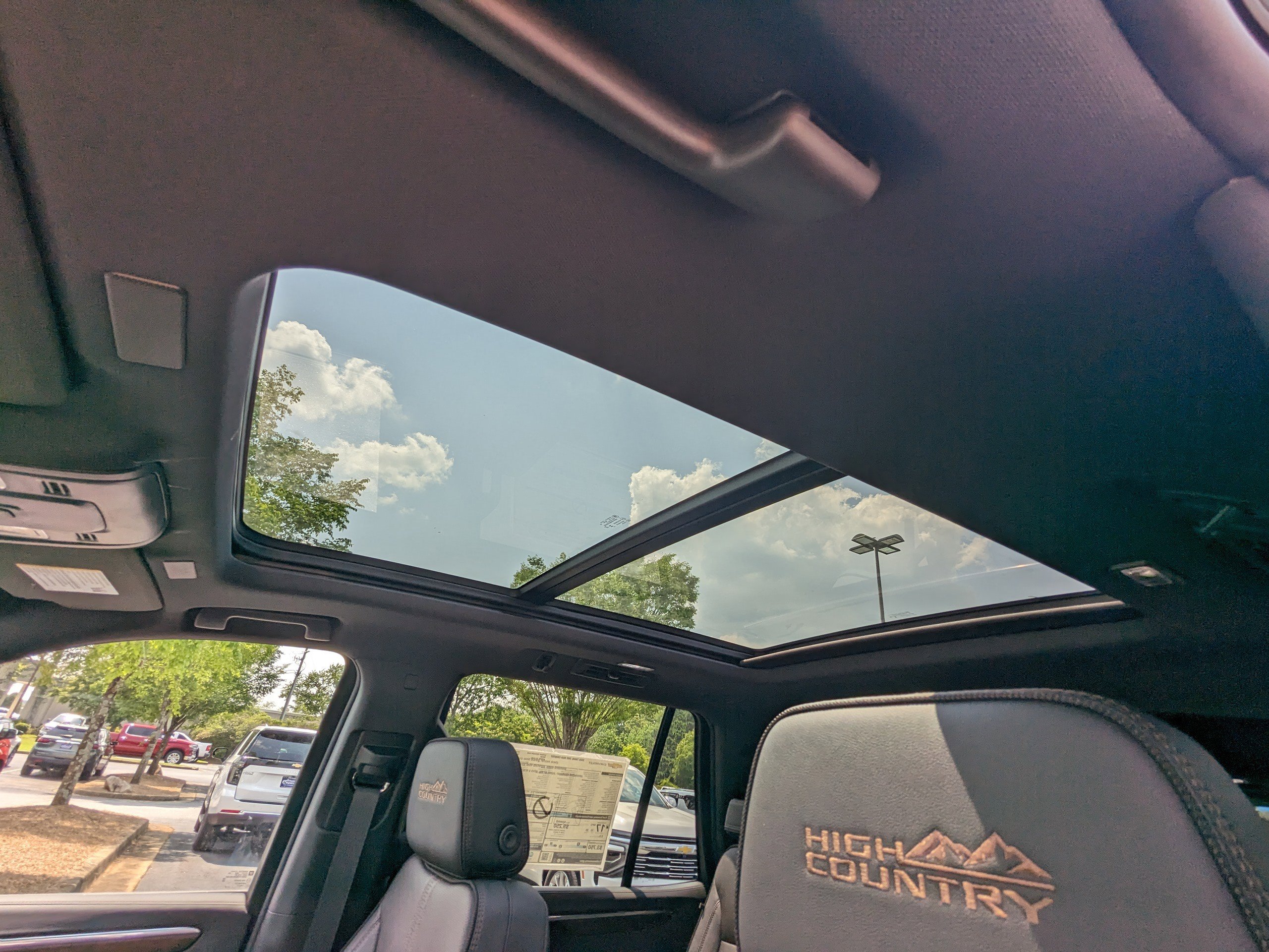 2025 Chevrolet Tahoe High Country photo 19