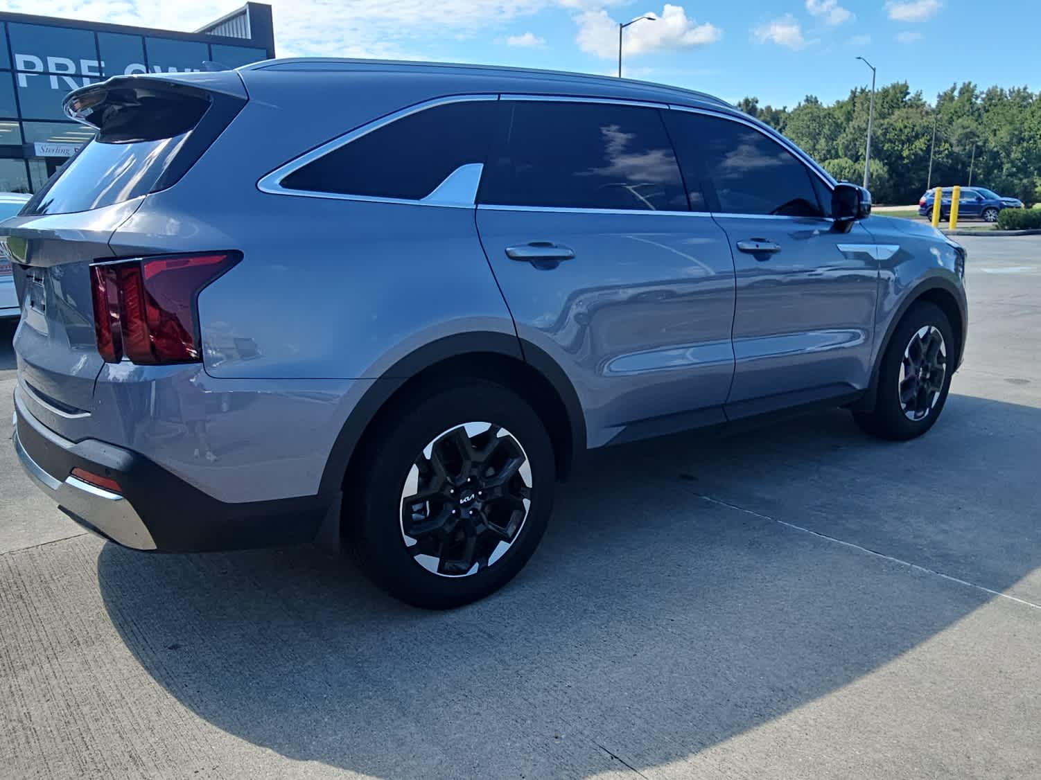 2025 Kia Sorento S photo 3