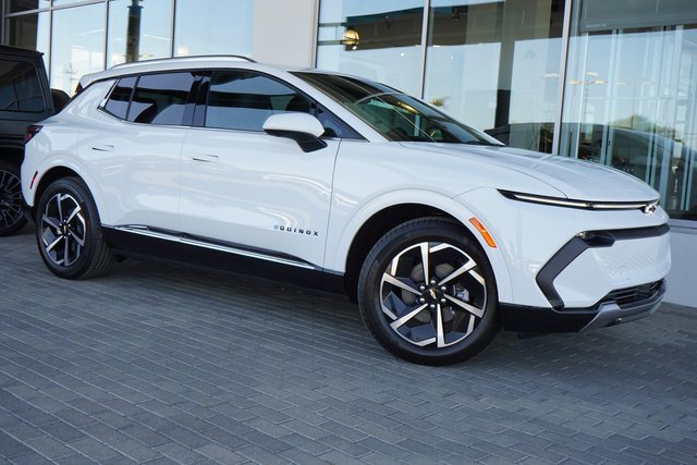 2025 Chevrolet Equinox EV 1LT's photo