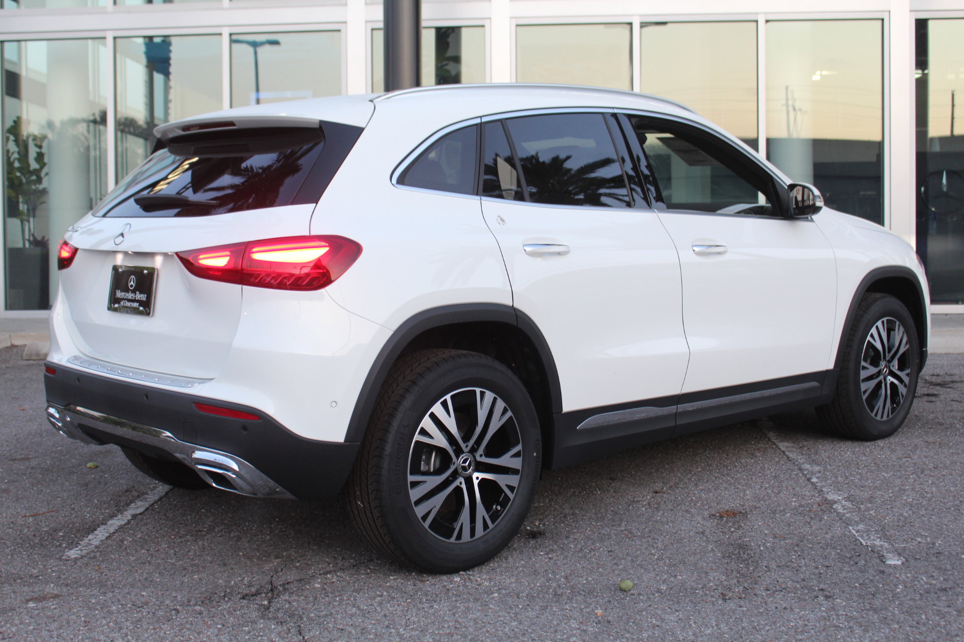2025 Mercedes Benz GLA 250 photo 4