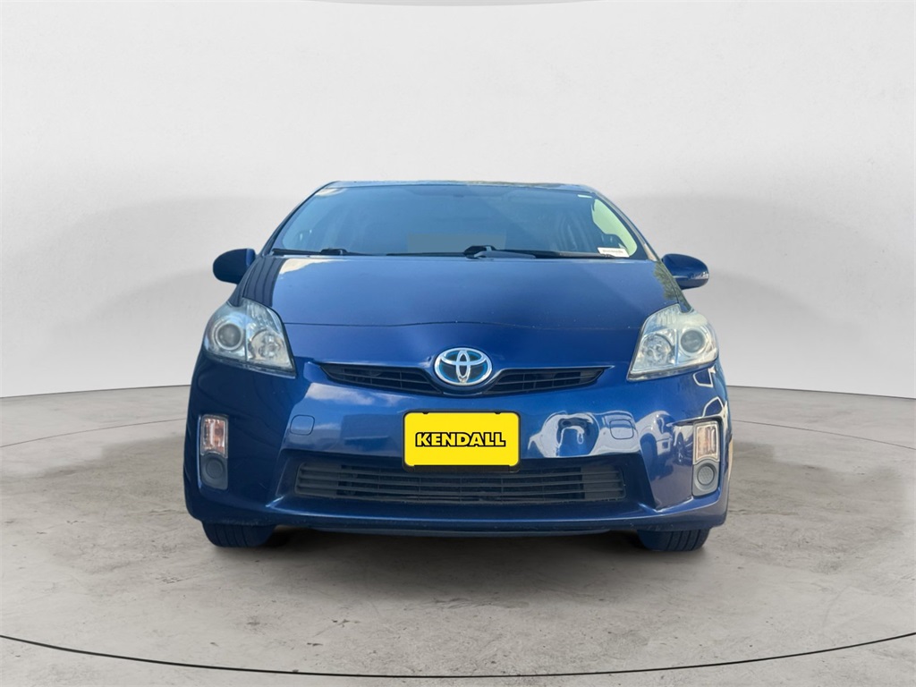 2010 Toyota Prius Three photo 2