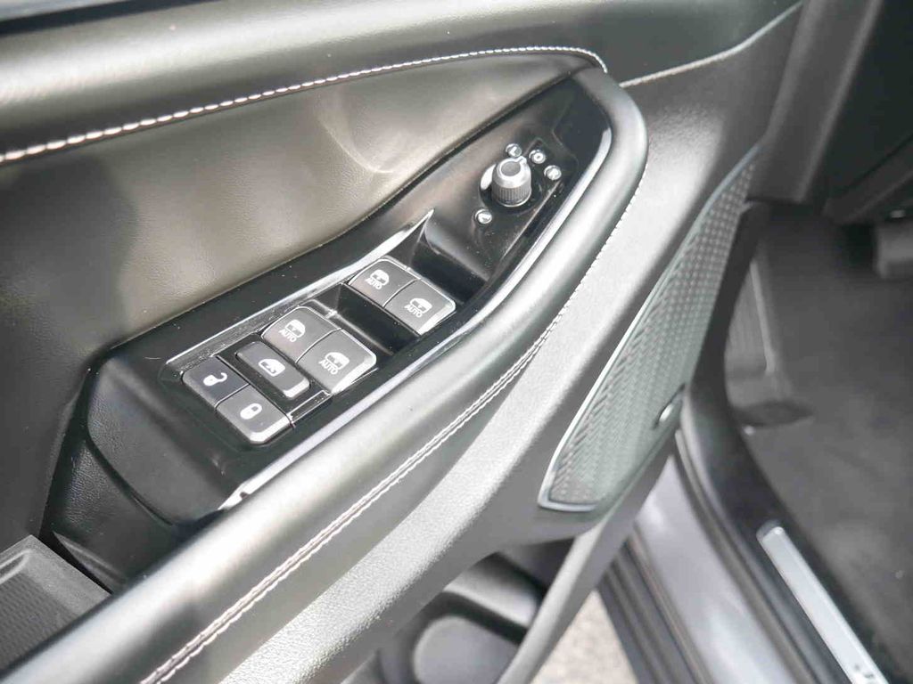 2024 Jeep Grand Cherokee Overland photo 28