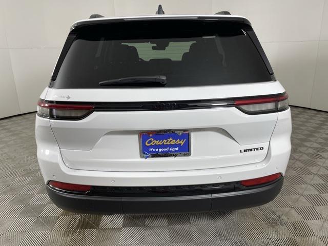 2025 Jeep Grand Cherokee Limited photo 4
