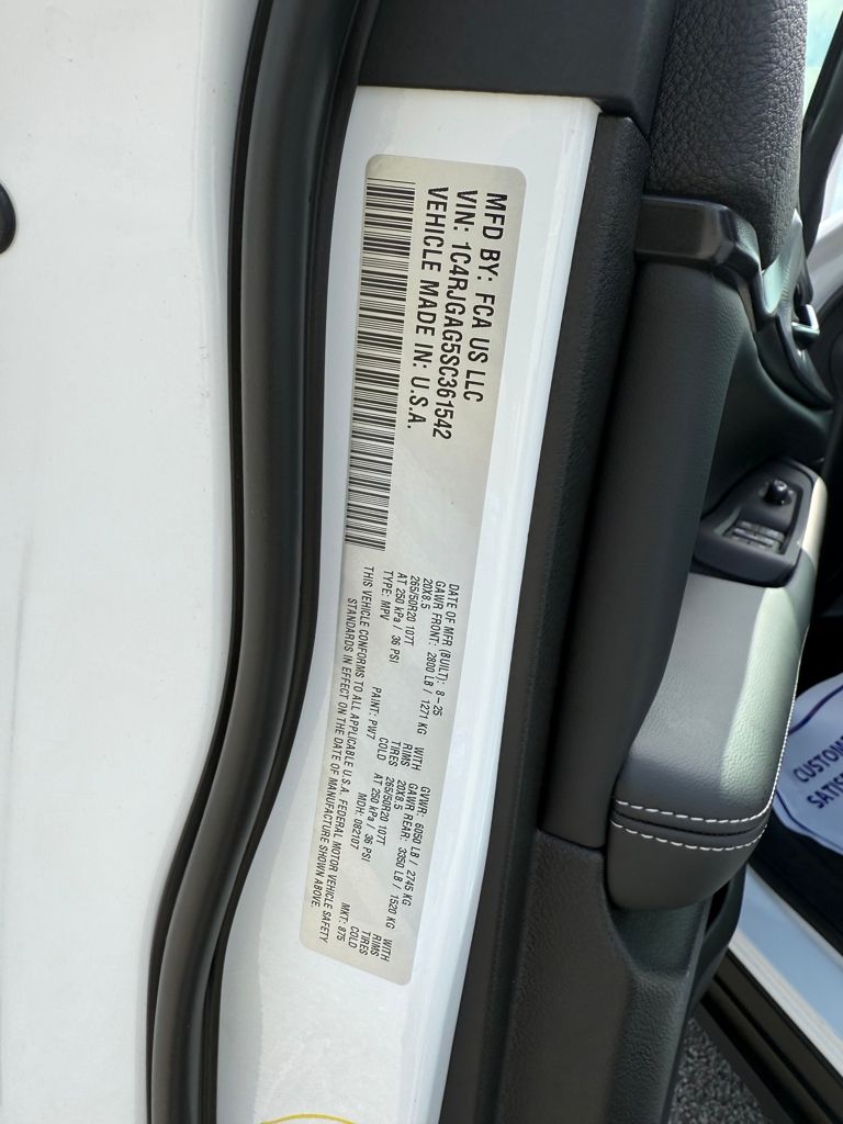 2025 Jeep Grand Cherokee Altitude photo 27