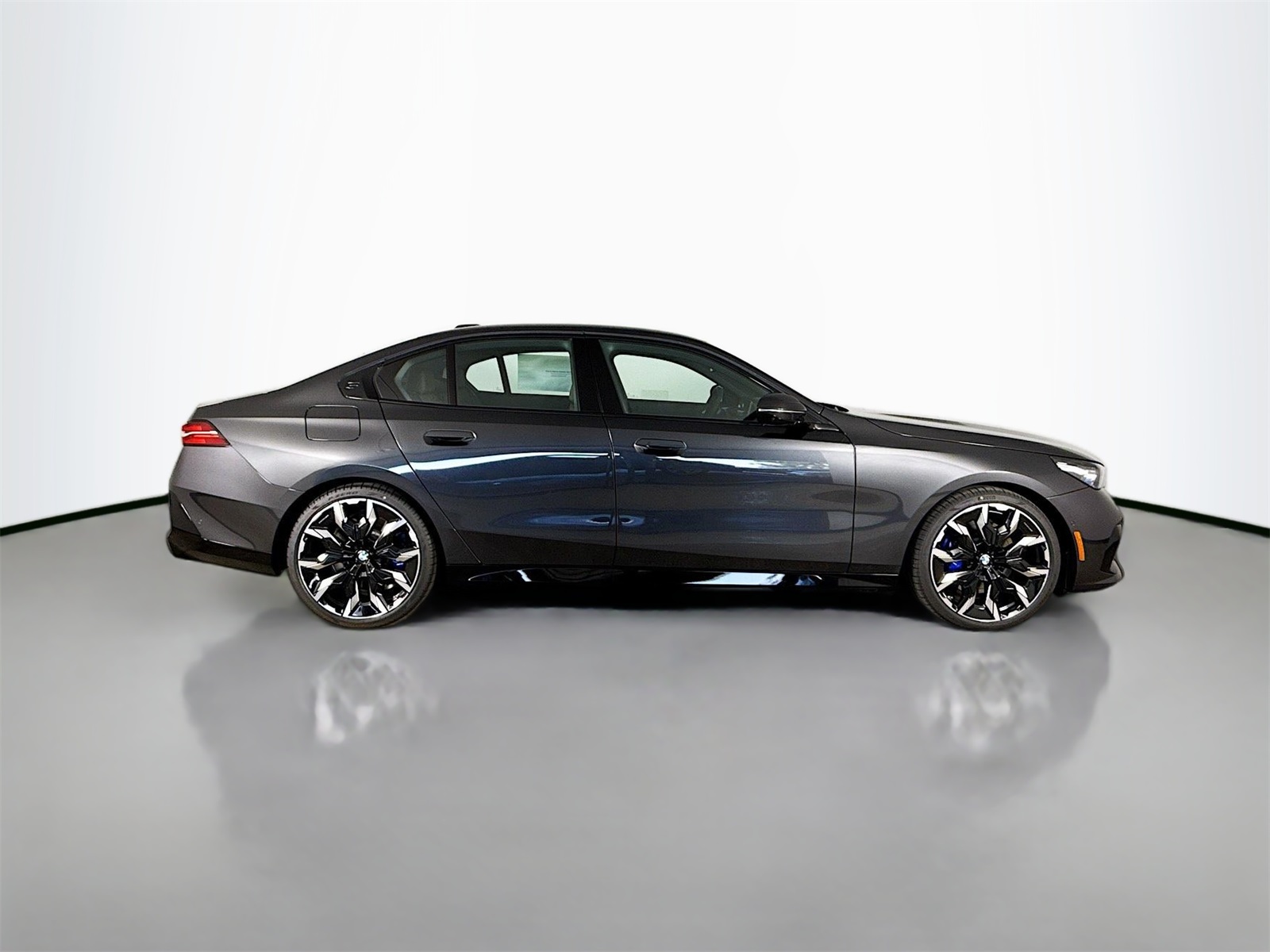 2026 Bmw 550e 550e xDrive photo 8