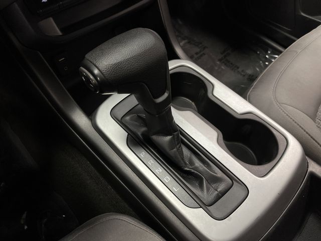 2017 Chevrolet Colorado LT photo 19