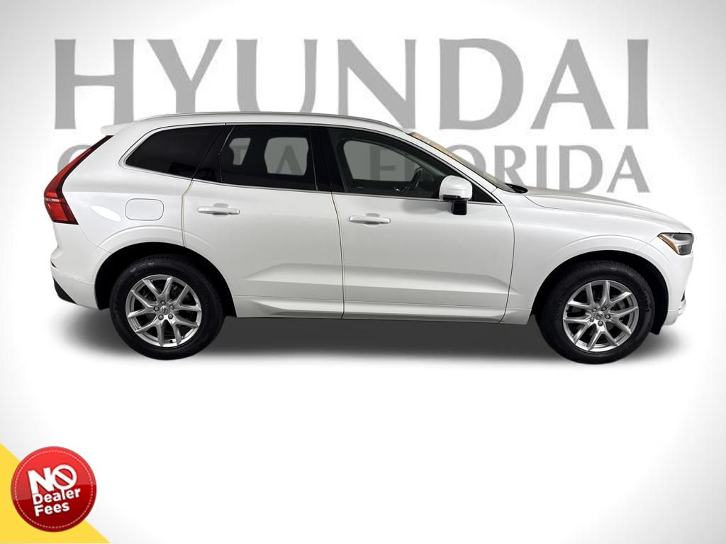 2021 Volvo XC60 T5 Momentum photo 2