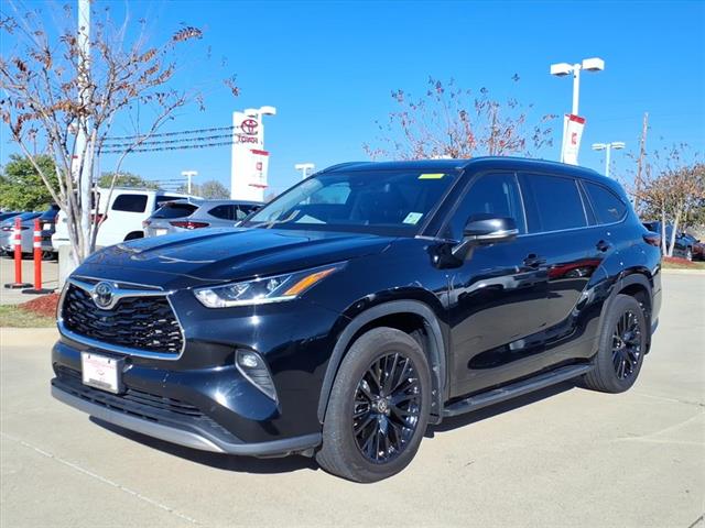 2021 Toyota Highlander Platinum's photo