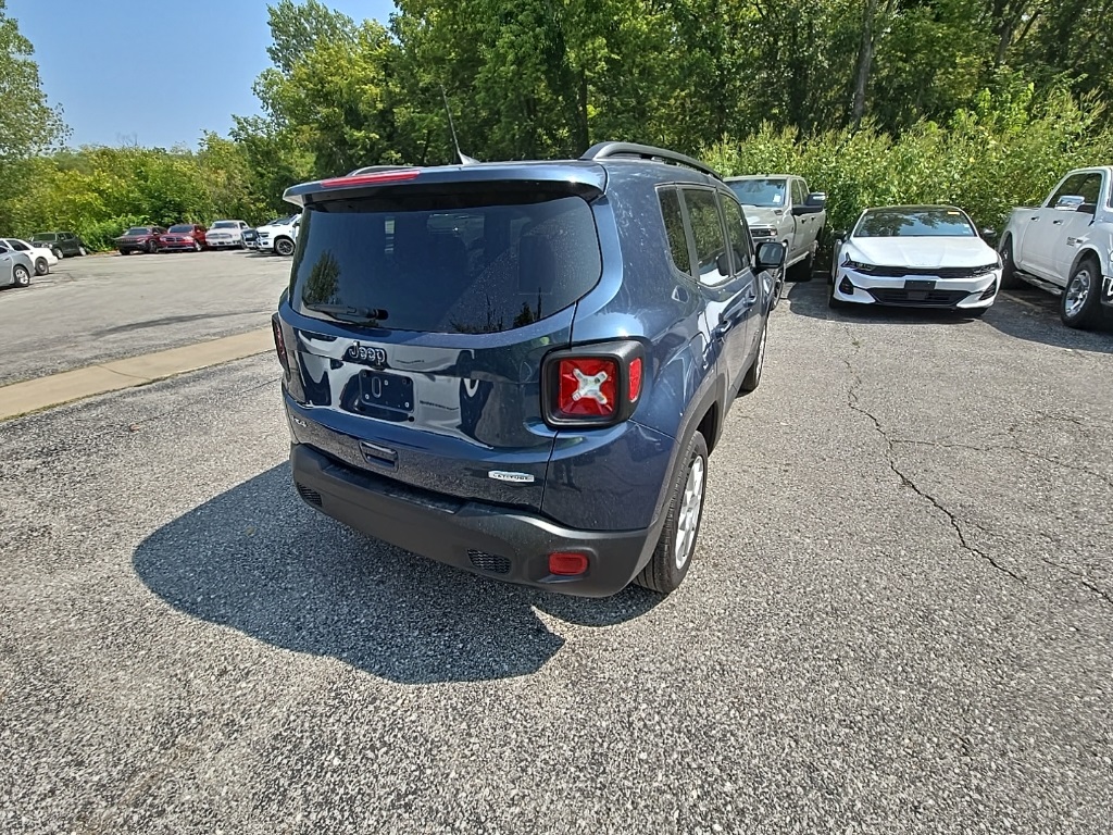 2022 Jeep Renegade Latitude photo 5