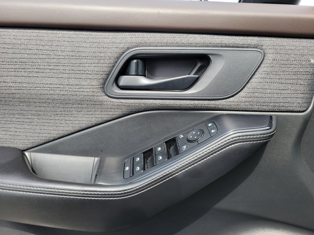 2021 Nissan Rogue S photo 15
