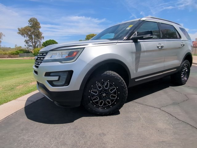 2017 Ford Explorer XLT photo 30