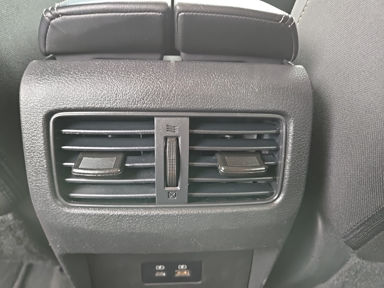 2023 Nissan Rogue SV photo 28