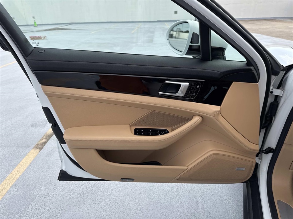 2020 Porsche Panamera 4 photo 18