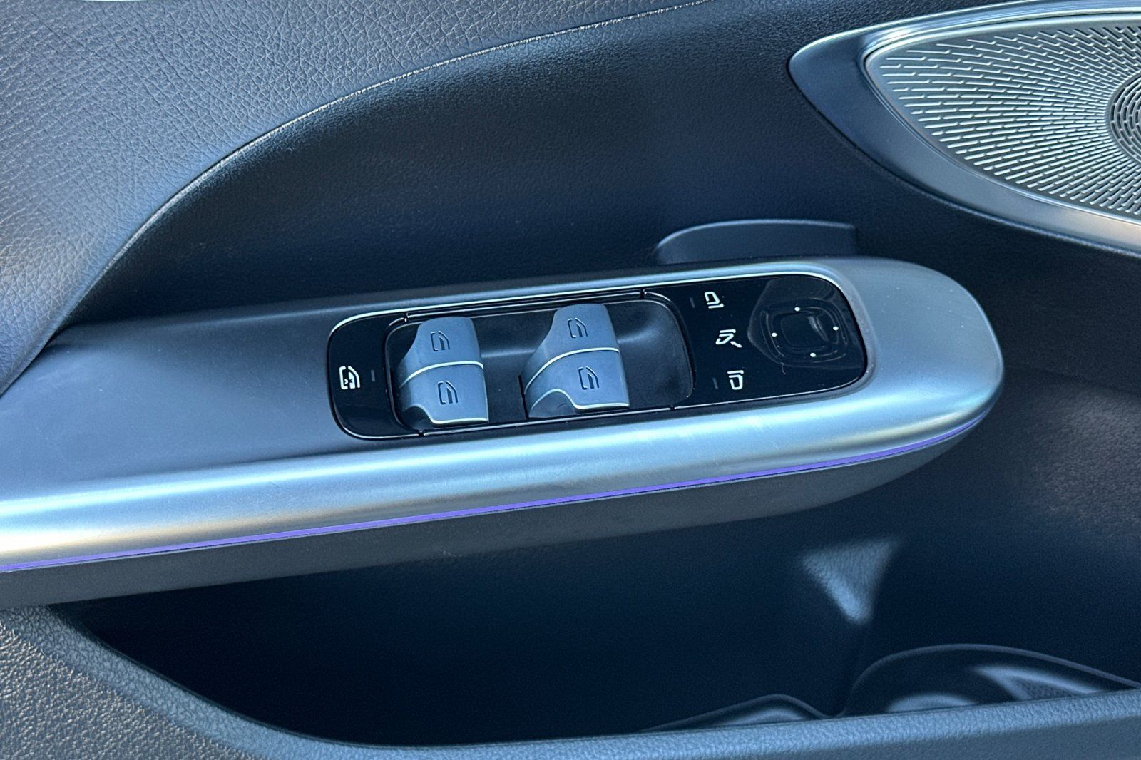 2025 Mercedes Benz C 300 photo 22