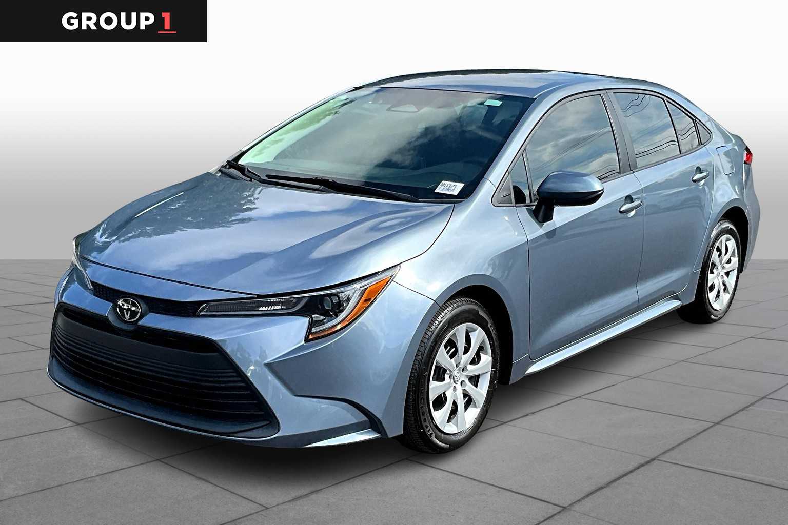 2024 Toyota Corolla LE's photo