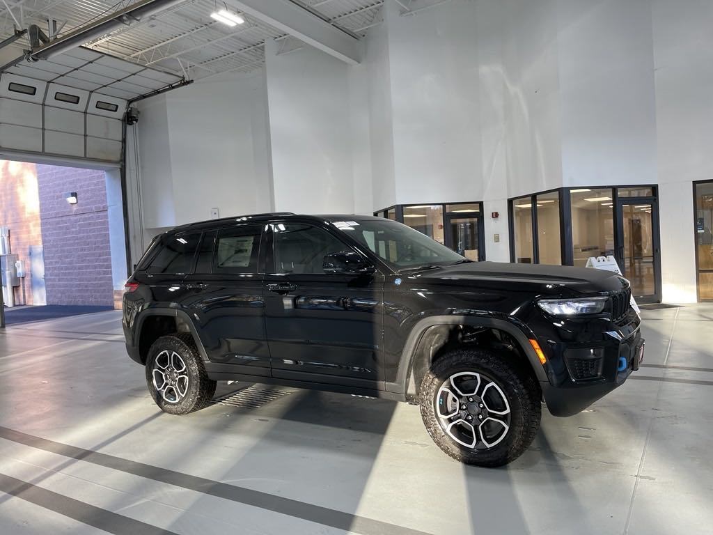 2024 Jeep Grand Cherokee Trailhawk 4xe photo 3