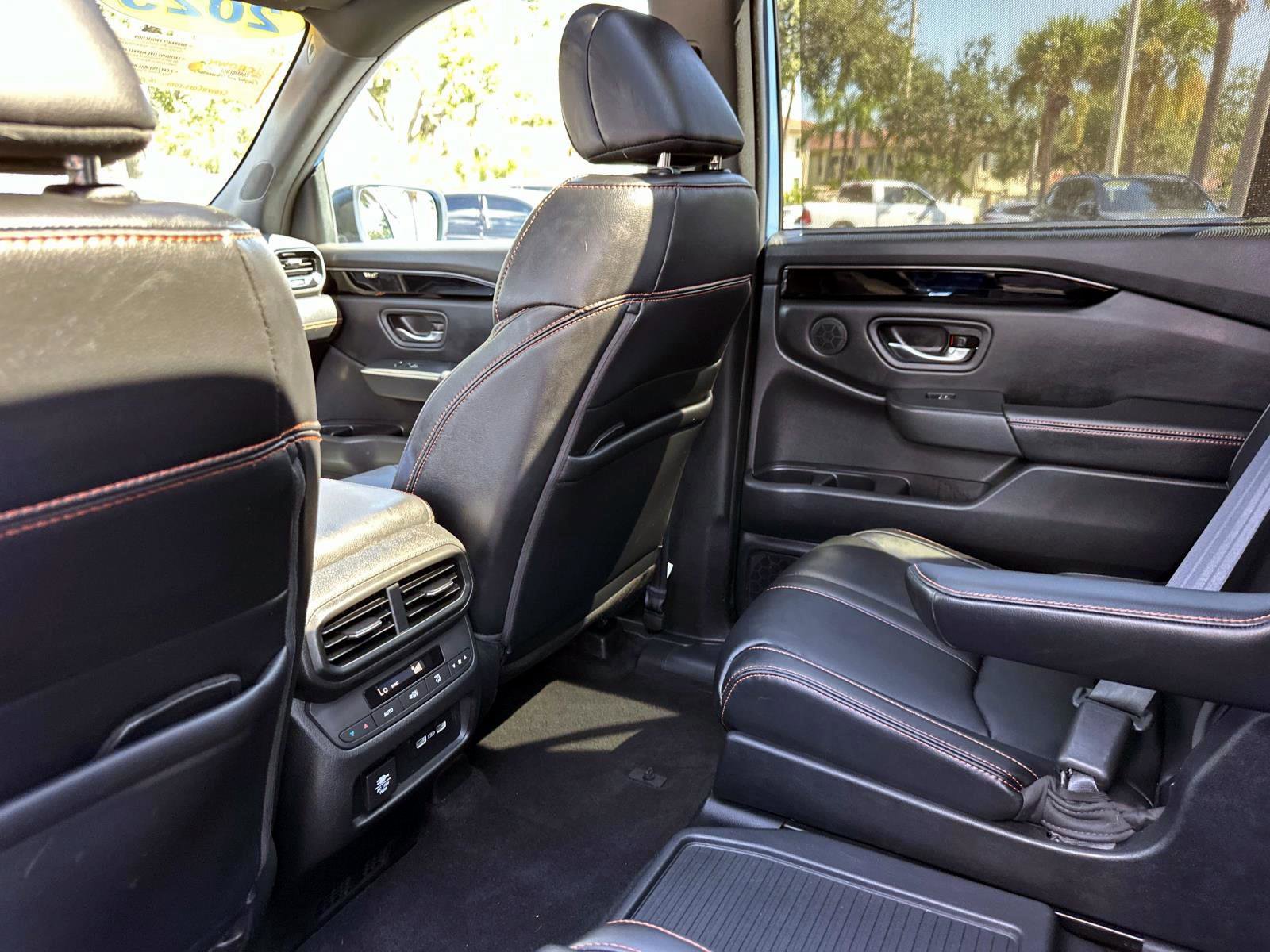 2023 Honda Pilot TrailSport photo 14