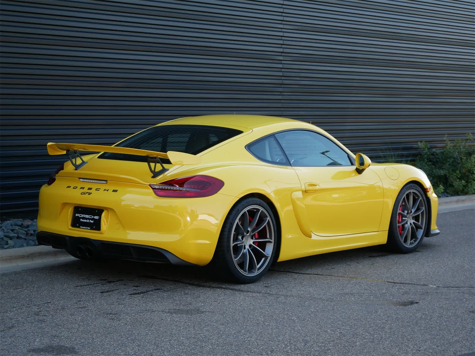 2016 Porsche Cayman GT4 photo 21