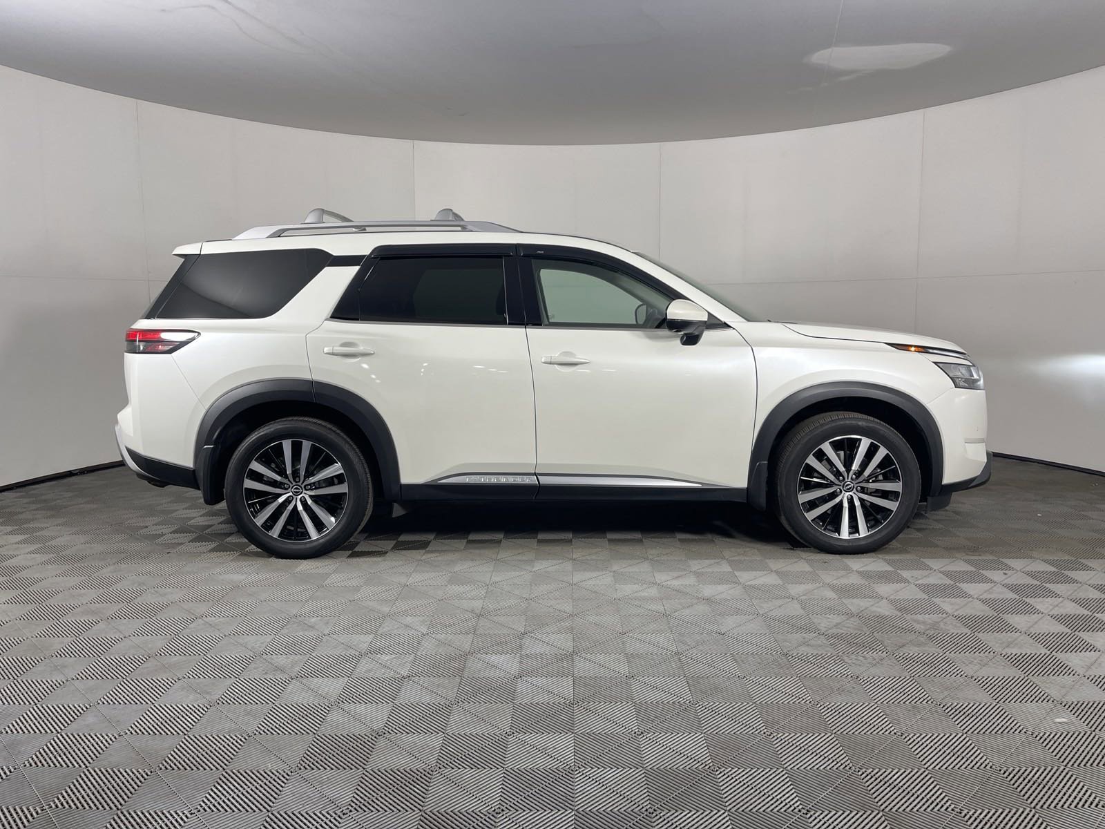 PreOwned 2023 Nissan Pathfinder Platinum Sport Utility in