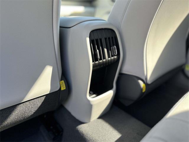 2026 Hyundai Kona SEL photo 23