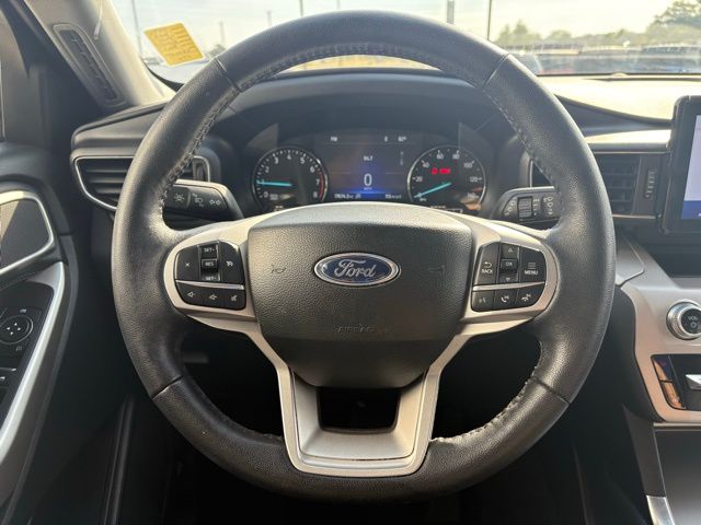 2023 Ford Explorer XLT photo 14