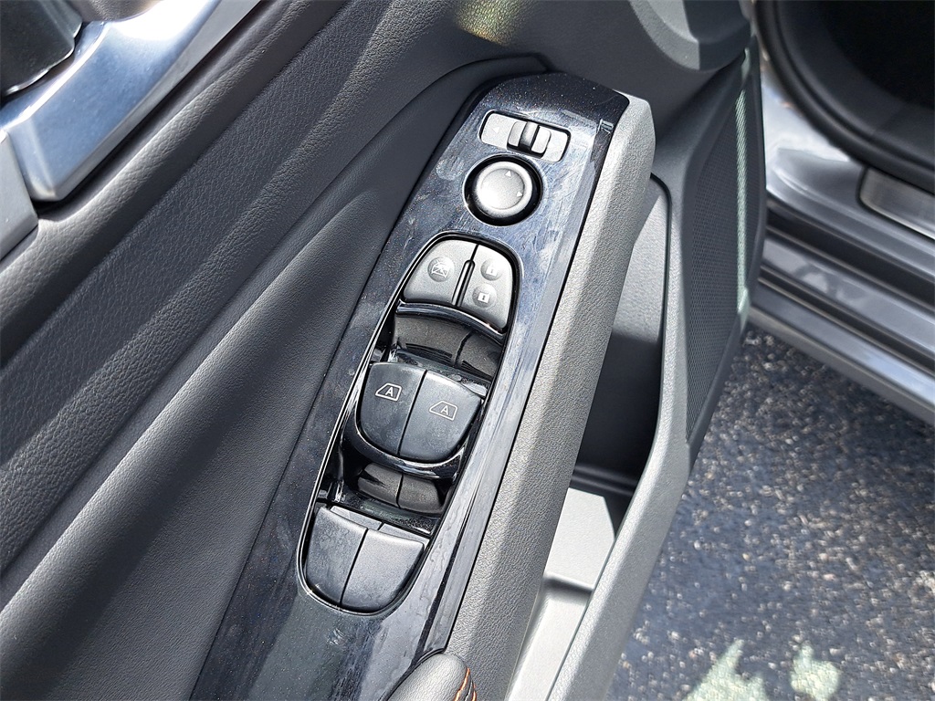 2025 Nissan Altima 2.5 SR photo 22