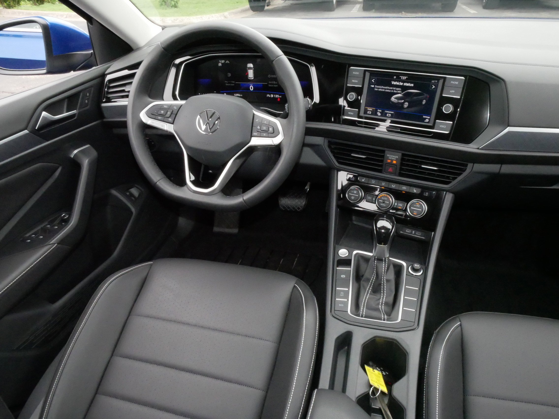 2024 Volkswagen Jetta SE photo 9