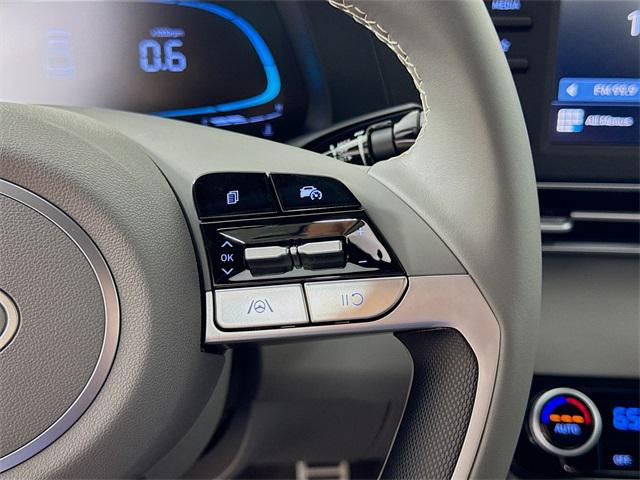 2025 Hyundai Elantra SEL Sport photo 13