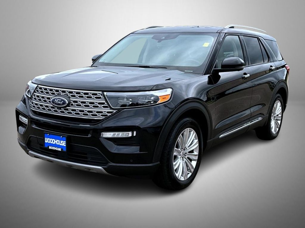2022 Ford Explorer Limited's photo