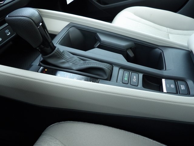 2025 Honda Accord LX photo 22