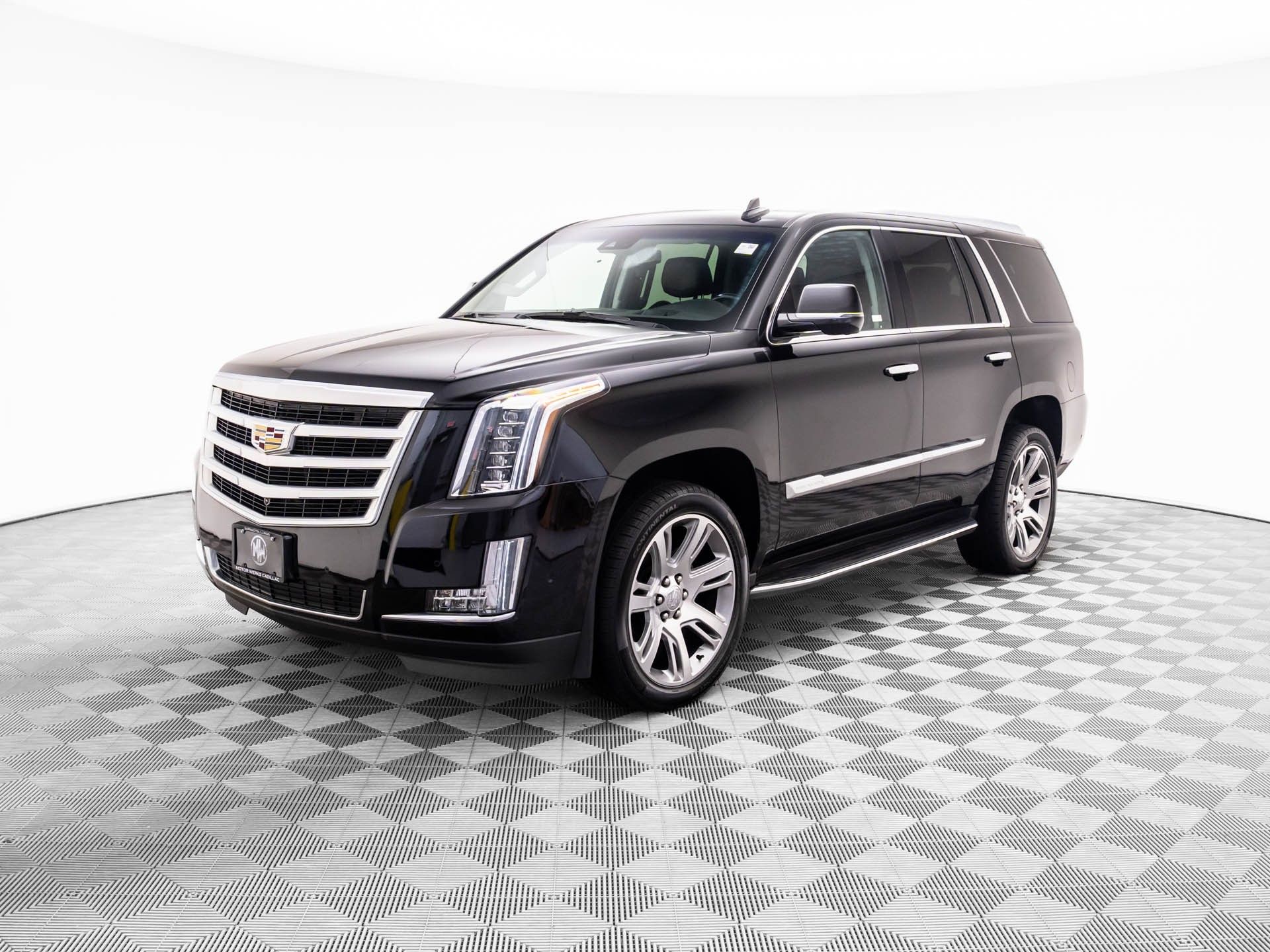 2019 Cadillac Escalade Luxury photo 3