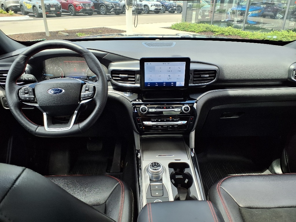 2022 Ford Explorer ST-Line photo 14