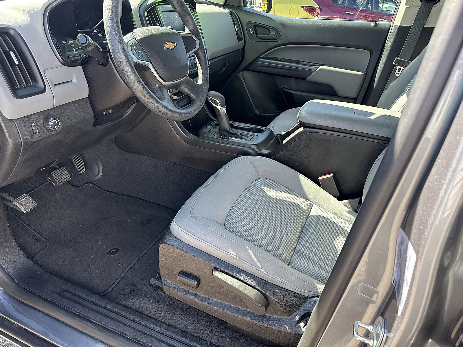 2022 Chevrolet Colorado Work Truck photo 13