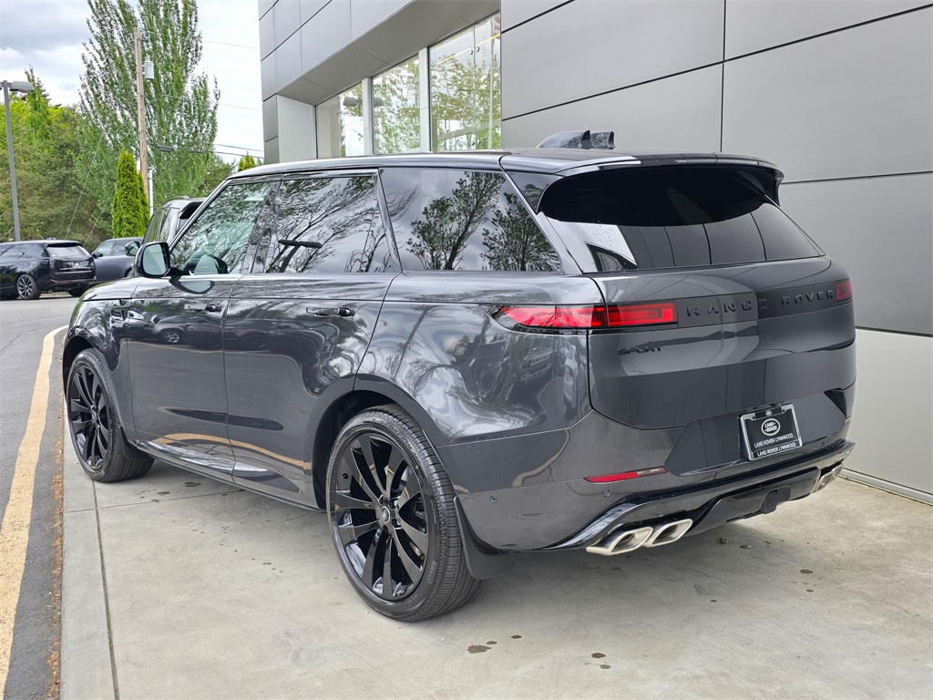 2025 Land Rover Range Rover Sport SE photo 5