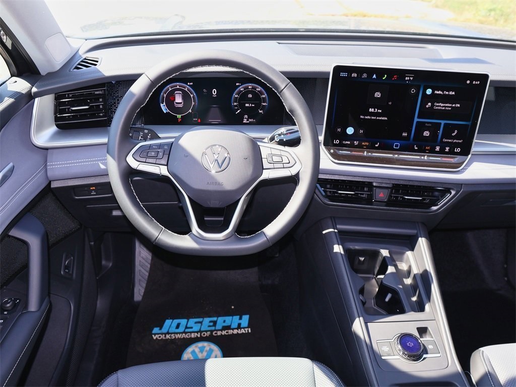 2025 Volkswagen Tiguan SE photo 17