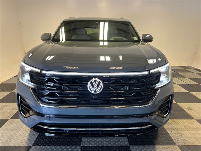 2025 Volkswagen Atlas Cross Sport SEL Premium R-Line photo 2