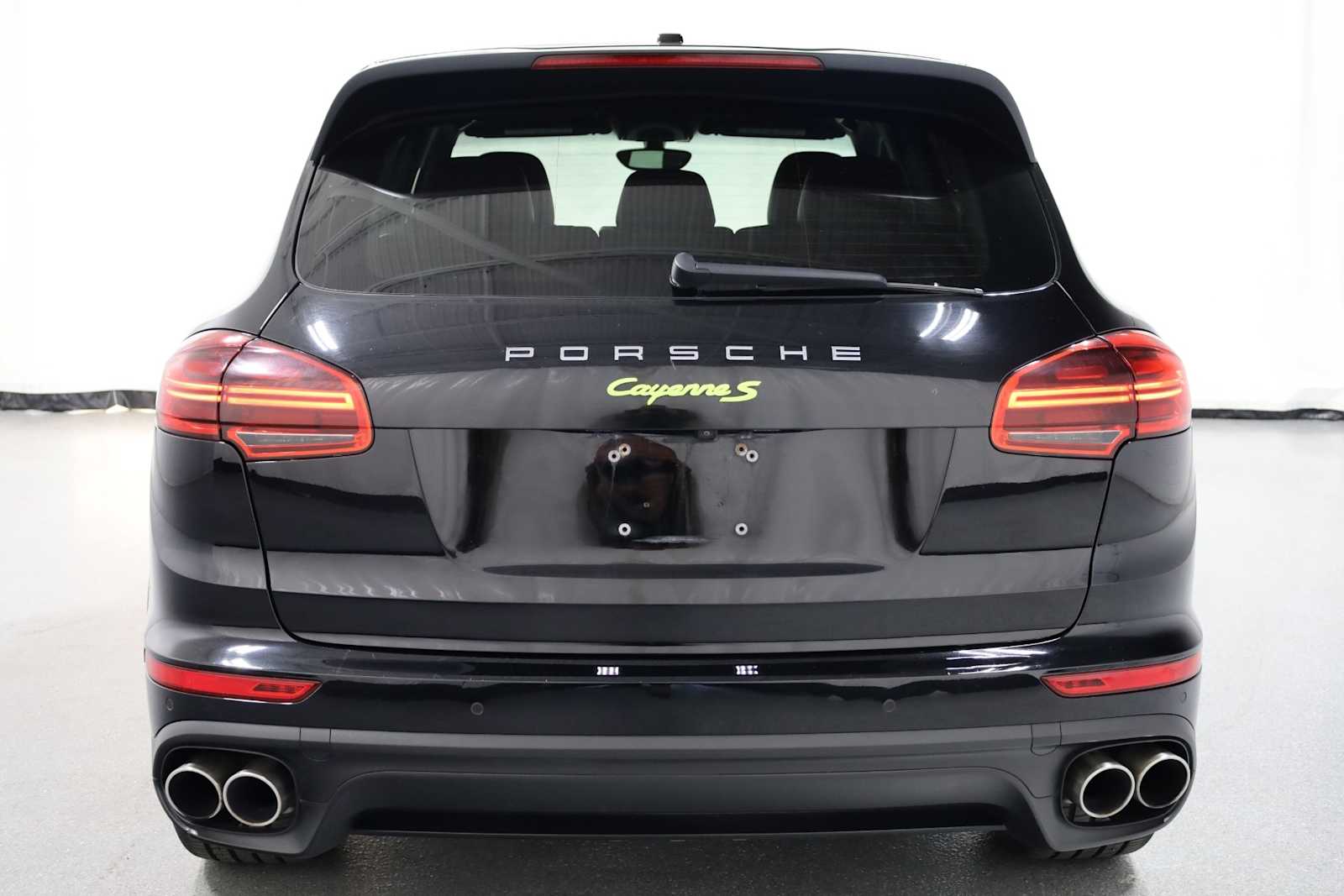 2017 Porsche Cayenne S E-Hybrid Platinum Edition photo 2