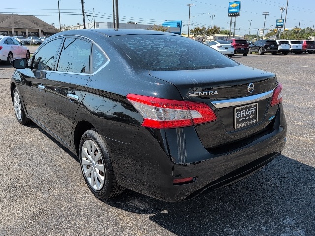 2014 Nissan Sentra SV photo 2